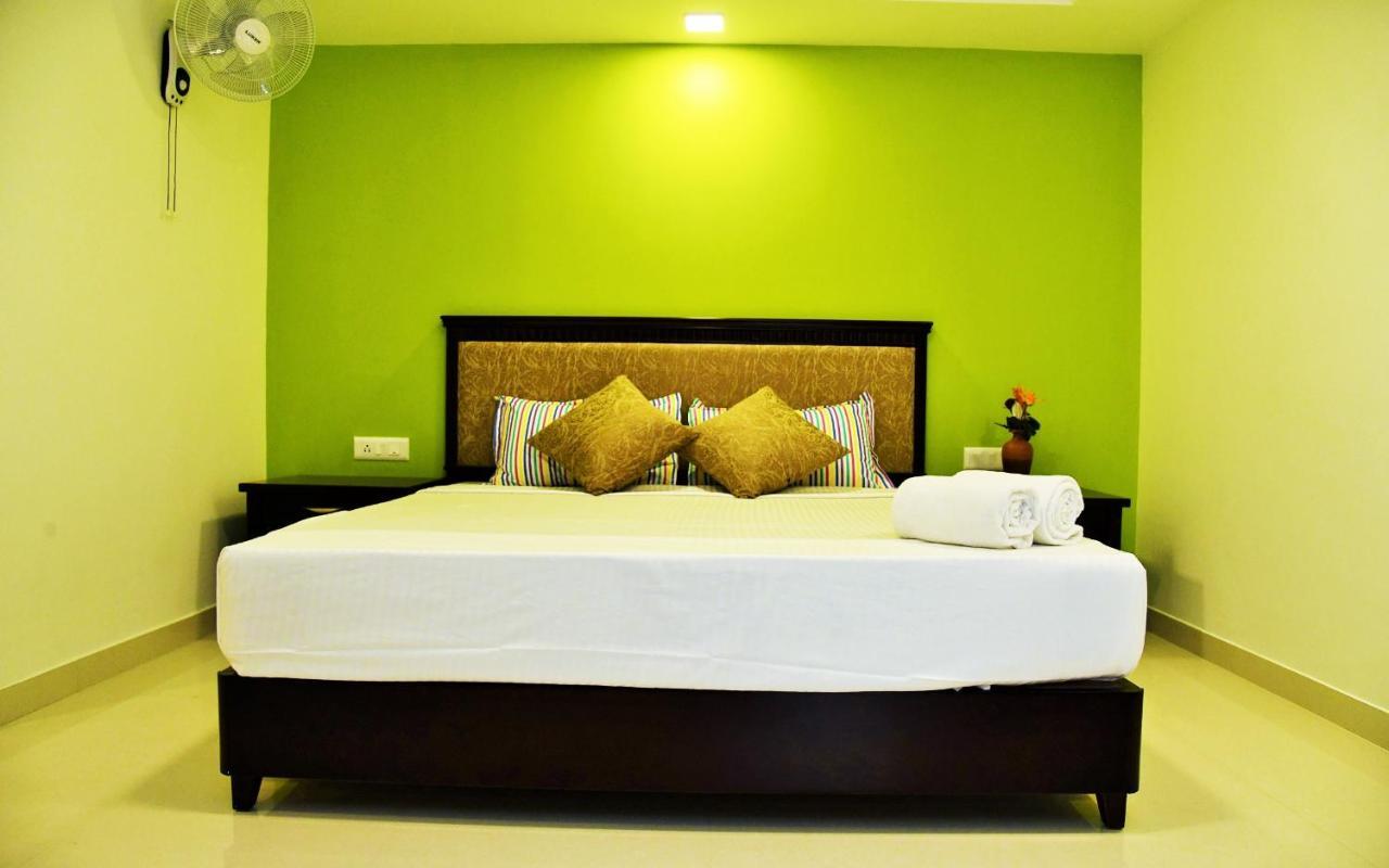 Temple Plaza Kochi Hotel Chottanikara Exterior foto