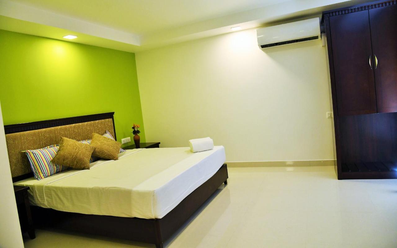 Temple Plaza Kochi Hotel Chottanikara Exterior foto